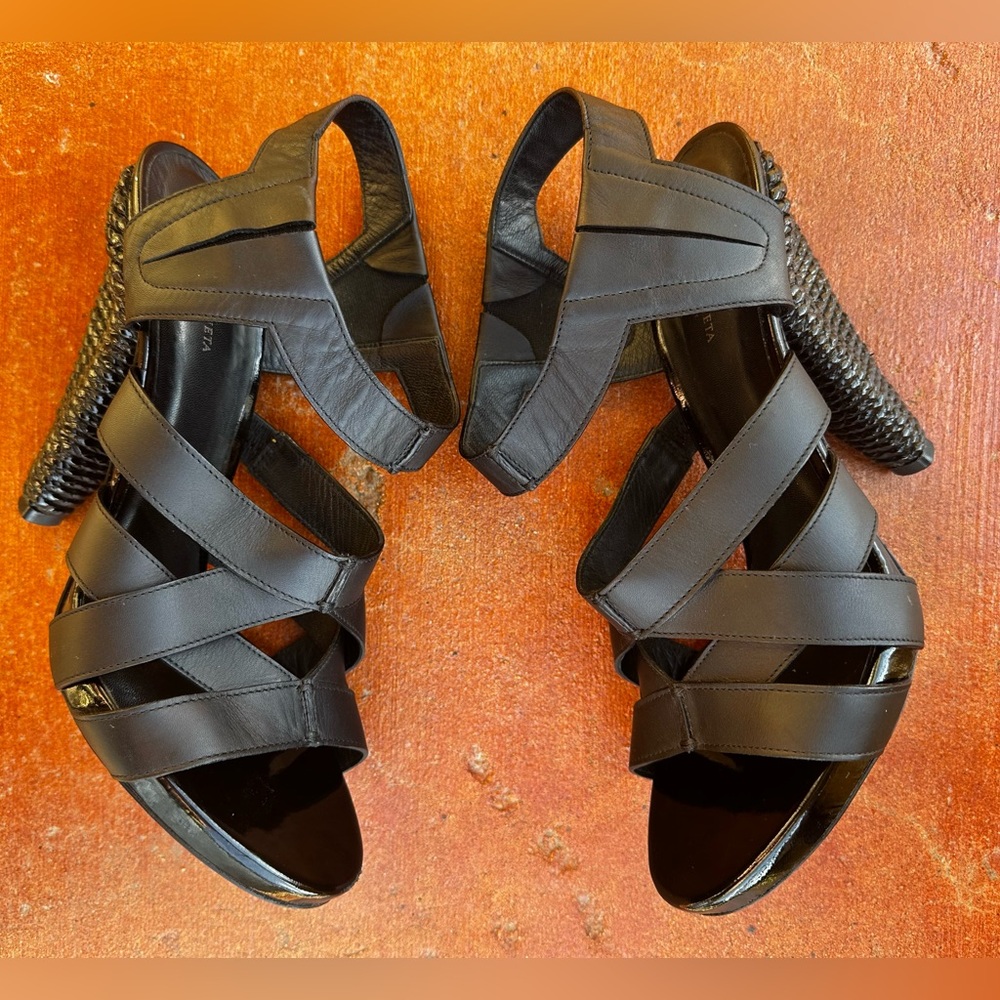 Bottega Veneta Black Leather Strappy Sandals Size 40